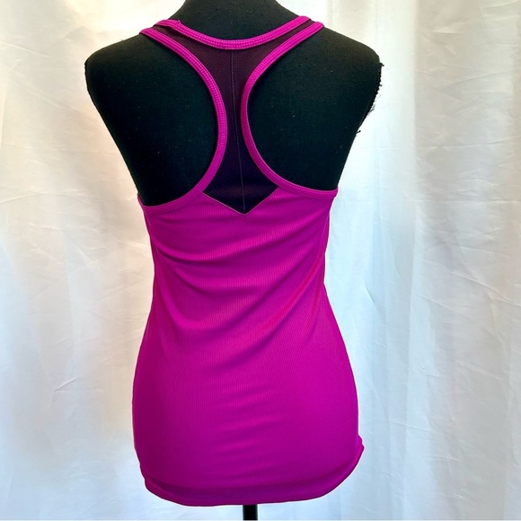 Under Armour heat gear fuchsia pink ribbed racer back tank top M - Picture 3 of 7